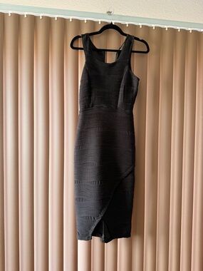 Black Textured Sleeveless Sheath Dress